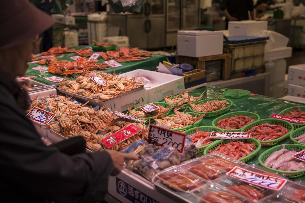 Kanazawa Tokyu Hotel Экстерьер фото Dried shrimp at a market in Japan